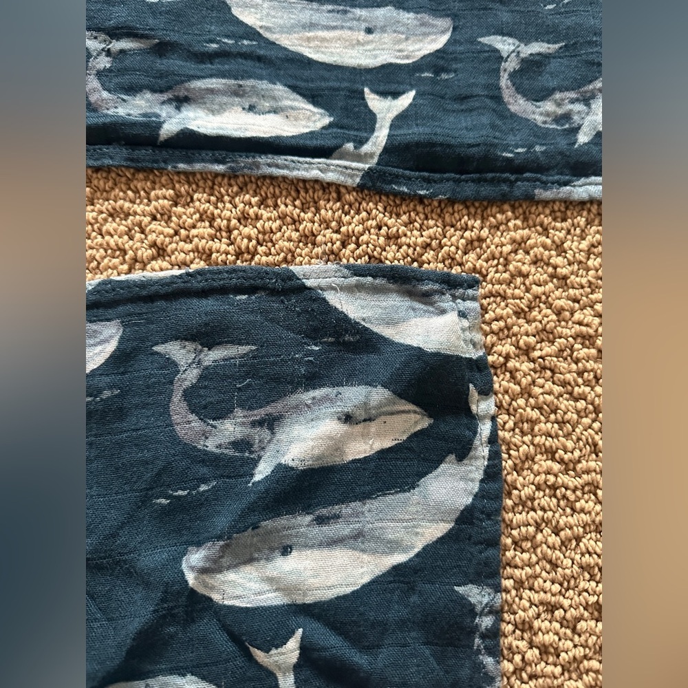 Milkbarn bamboo whale swaddle and burp cloth set - Picture 4 of 8